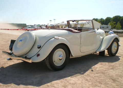 citroen_traction_cabriolet_blanc.jpg